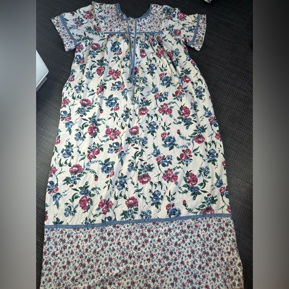 Cachet Other - Vintage Cachet Nightgown